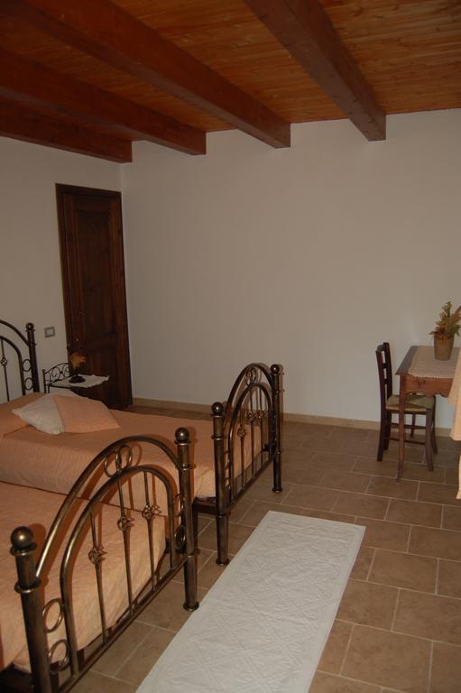 I Carrubi Guest House San Priamo Phòng bức ảnh